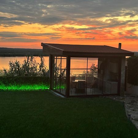 Casa Miralago Boutique Tulcea Exterior foto